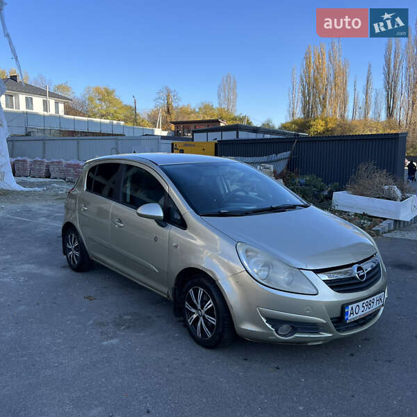 Хэтчбек Opel Corsa 2007 в Ужгороде