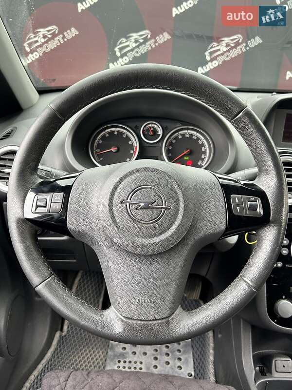 Хетчбек Opel Corsa 2014 в Сумах