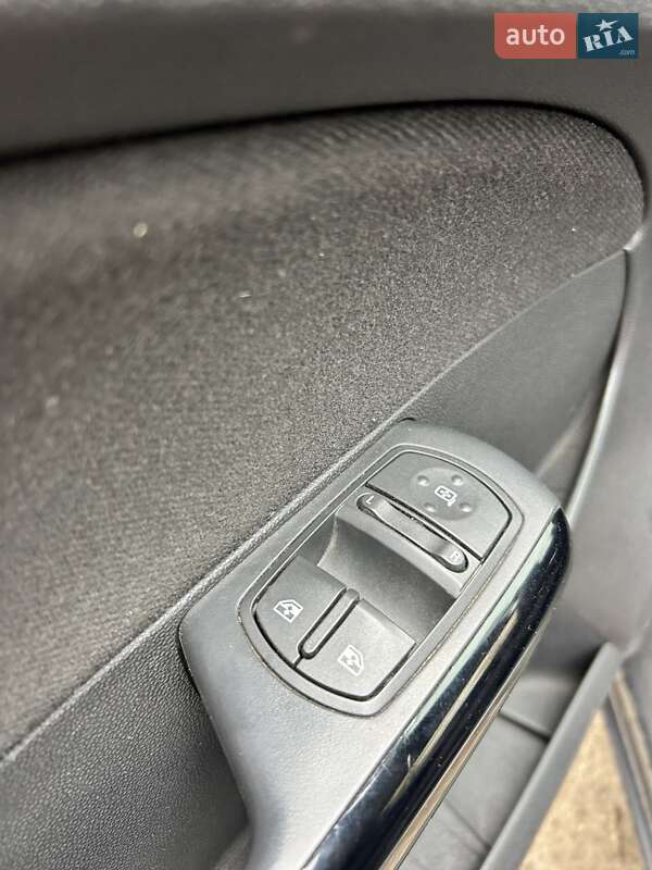 Хетчбек Opel Corsa 2014 в Сумах