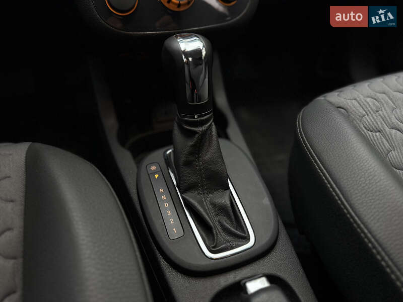 Хетчбек Opel Corsa 2012 в Києві