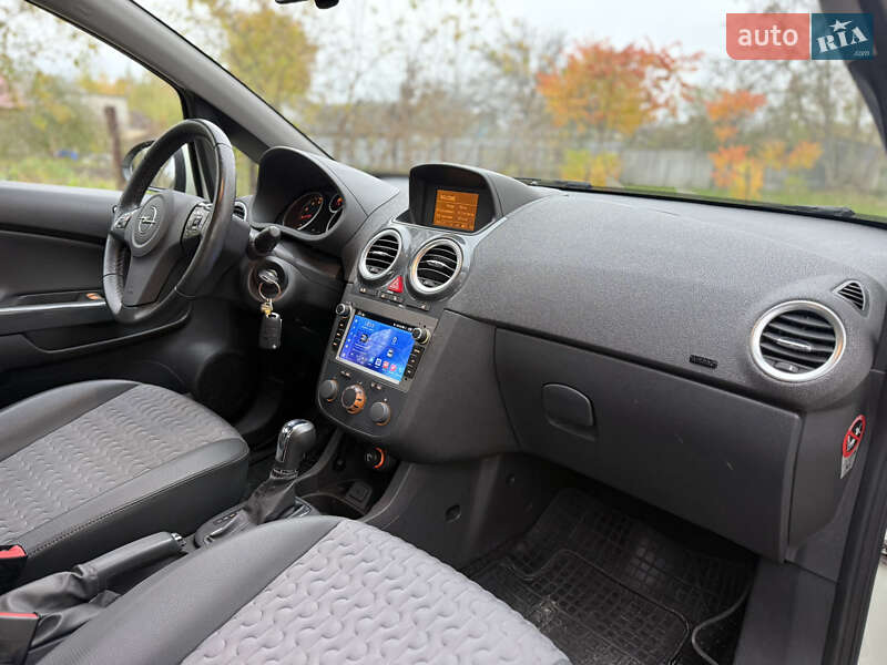 Хетчбек Opel Corsa 2012 в Києві