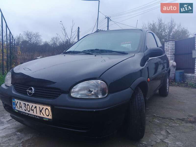 Хэтчбек Opel Corsa 1999 в Корсуне-Шевченковском