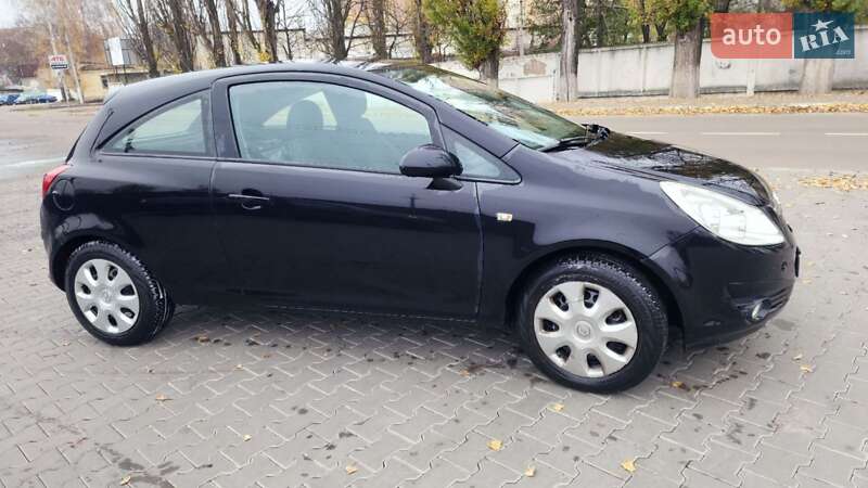 Хетчбек Opel Corsa 2010 в Києві
