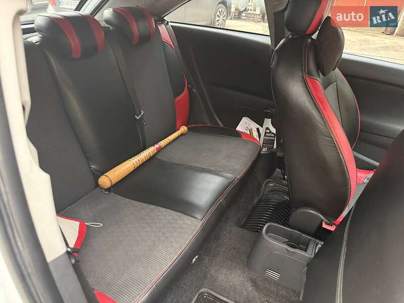 Хэтчбек Opel Corsa 2010 в Николаеве