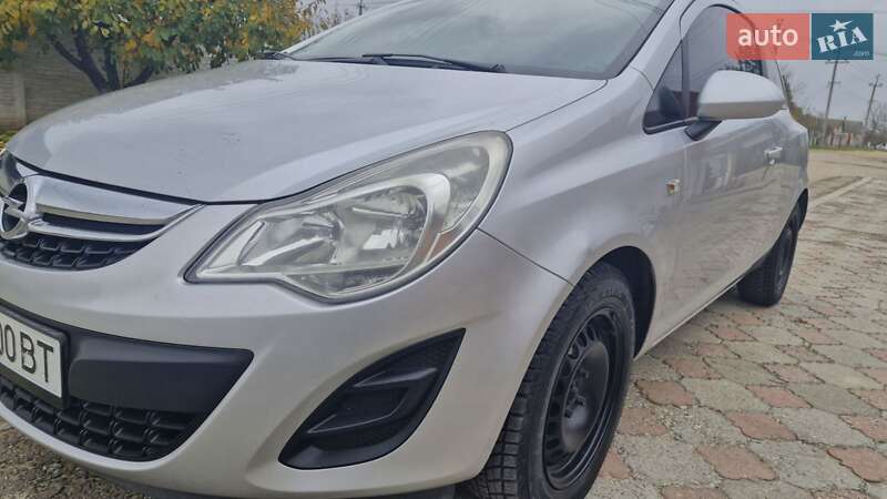 Хэтчбек Opel Corsa 2011 в Херсоне