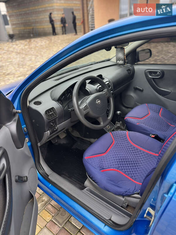 Хэтчбек Opel Corsa 2001 в Нерубайском