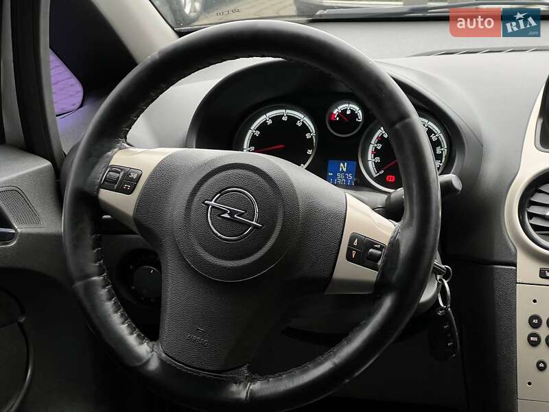 Хетчбек Opel Corsa 2008 в Івано-Франківську