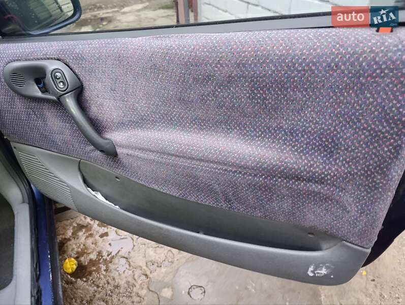 Хэтчбек Opel Corsa 1996 в Днепре