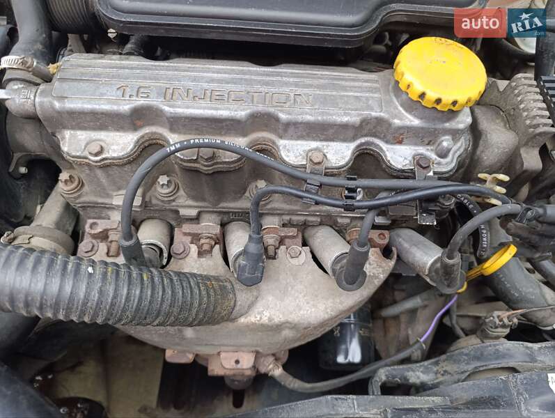 Хэтчбек Opel Corsa 1996 в Днепре