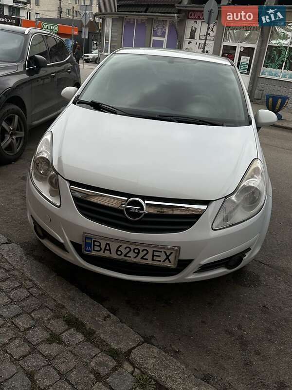 Хетчбек Opel Corsa 2010 в Кропивницькому