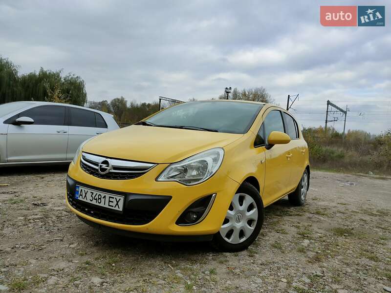 Хетчбек Opel Corsa 2013 в Борисполі
