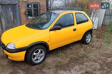 Хэтчбек Opel Corsa 2000 в Змиеве