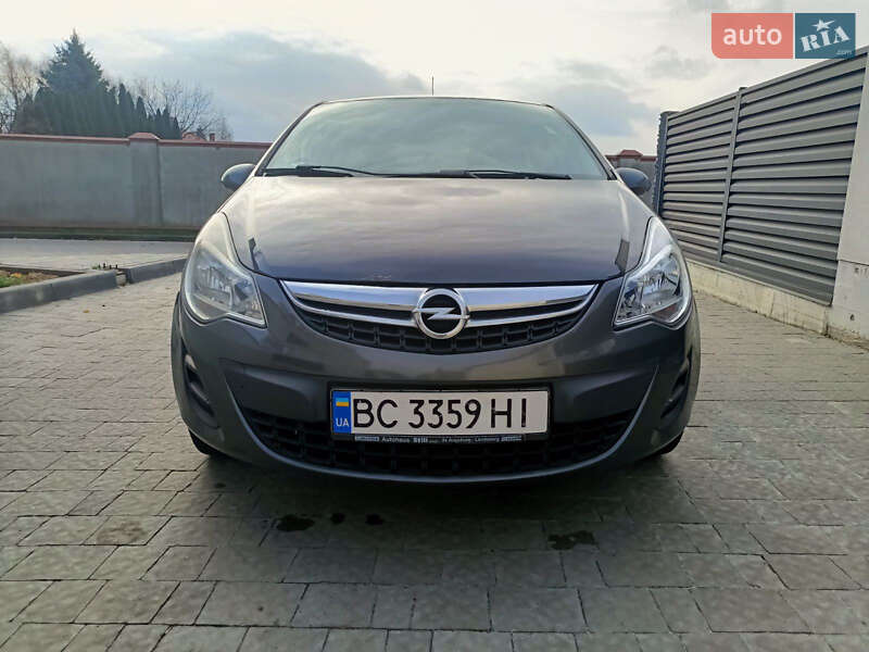Хэтчбек Opel Corsa 2011 в Городке