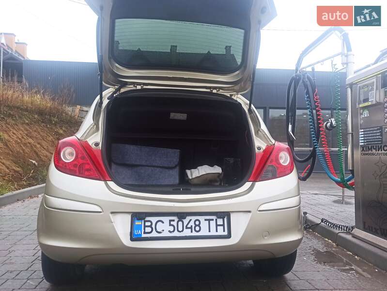 Хэтчбек Opel Corsa 2007 в Львове