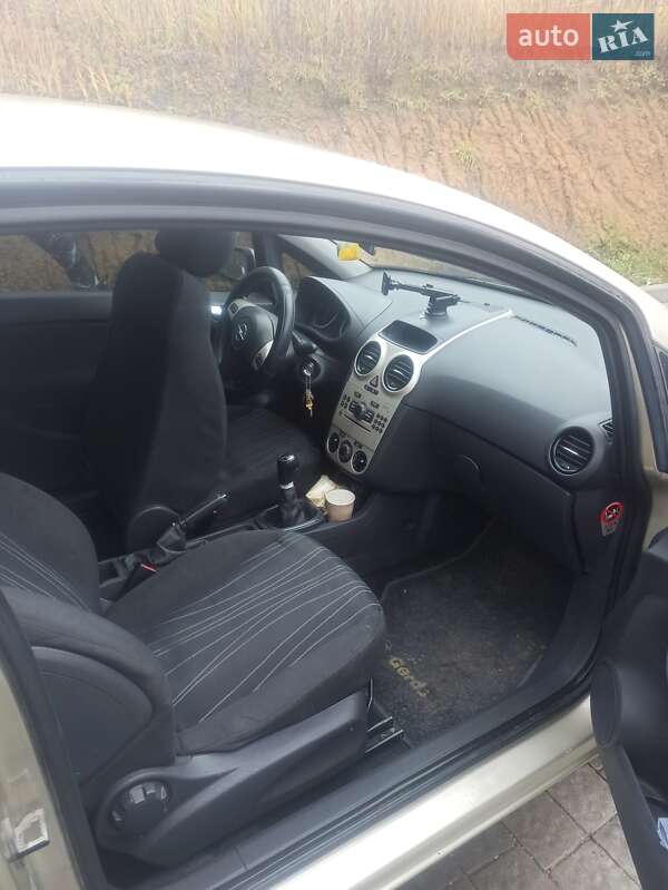 Хэтчбек Opel Corsa 2007 в Львове