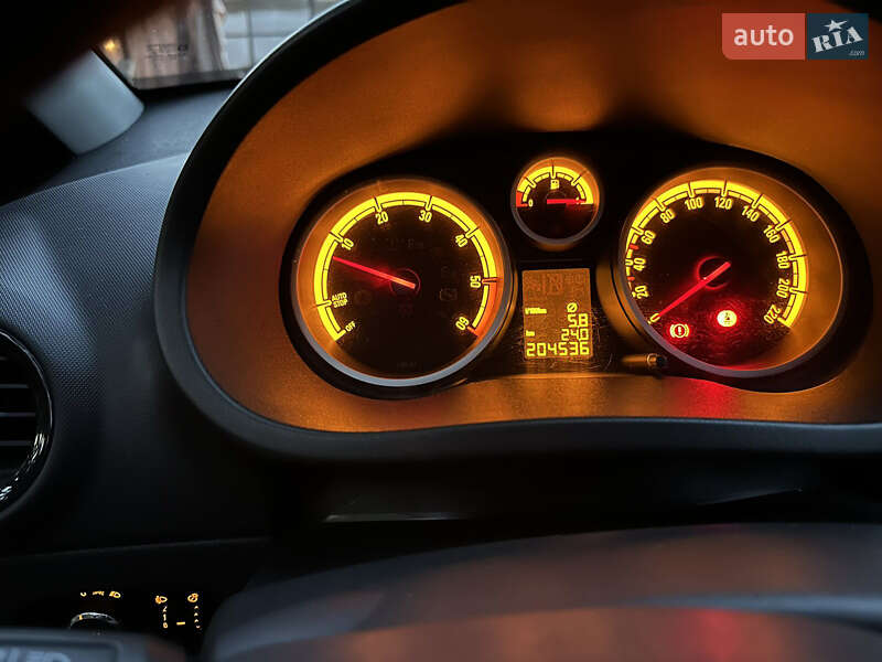 Хетчбек Opel Corsa 2012 в Вінниці