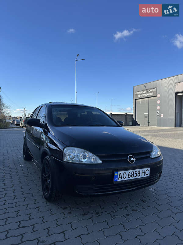 Хэтчбек Opel Corsa 2001 в Ужгороде