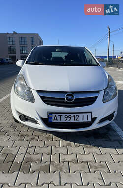 Хетчбек Opel Corsa 2010 в Калуші