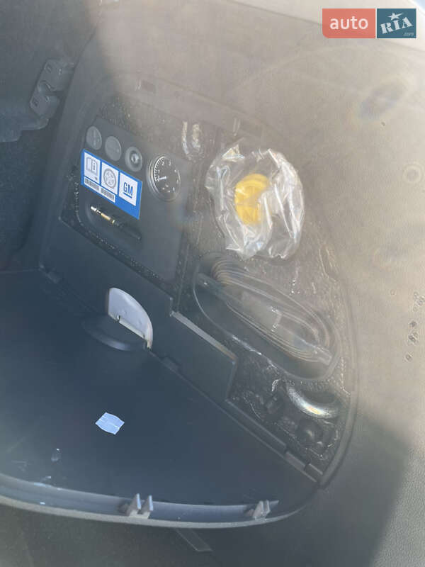 Хэтчбек Opel Corsa 2010 в Калуше фото 8 Хэтчбек Opel Corsa 2010 в Калуше