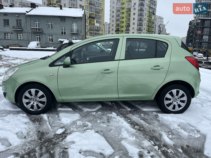 Хэтчбек Opel Corsa 2008 в Львове