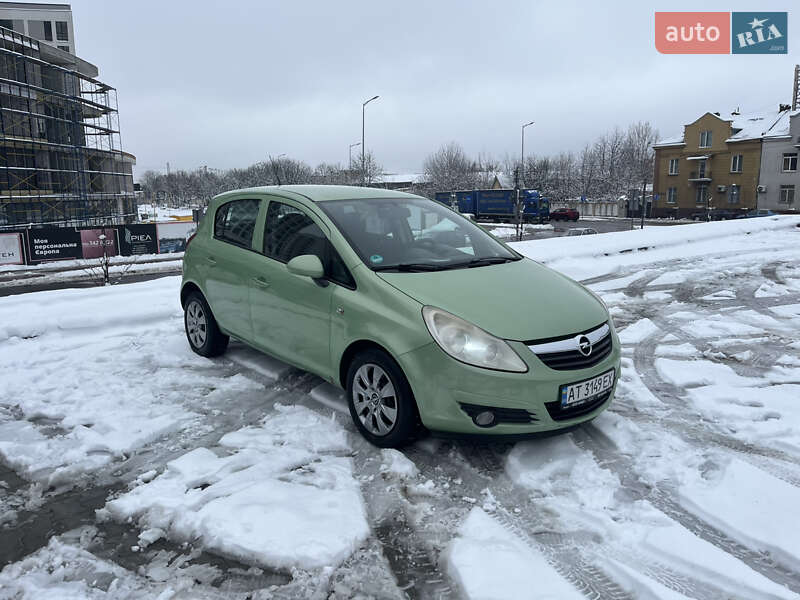 Хэтчбек Opel Corsa 2008 в Львове