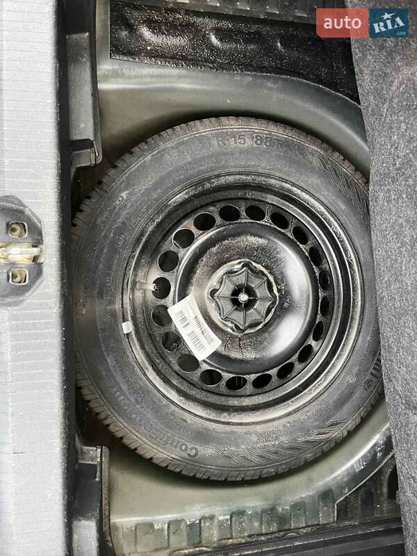 Хэтчбек Opel Corsa 2011 в Черновцах