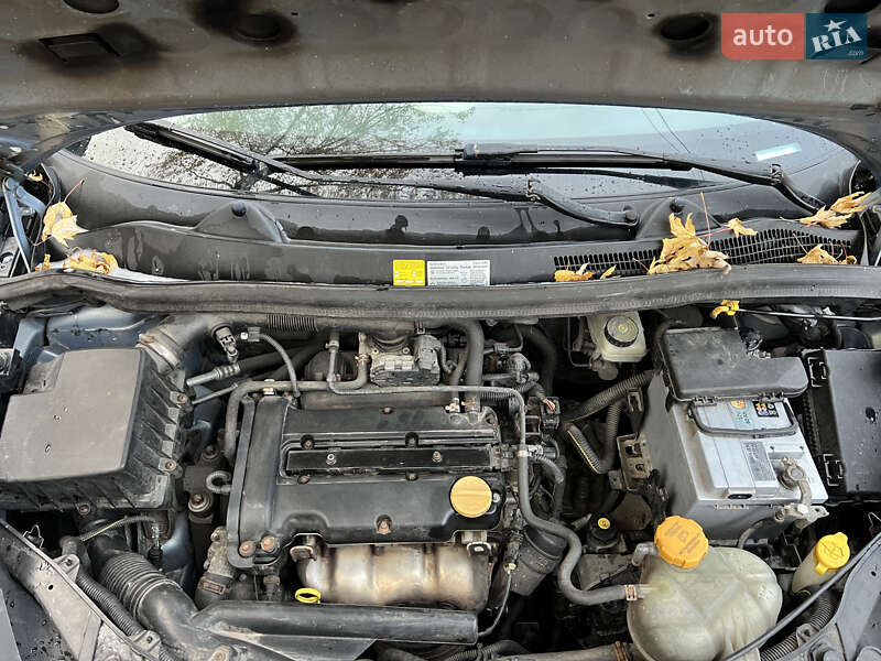 Хэтчбек Opel Corsa 2007 в Киеве