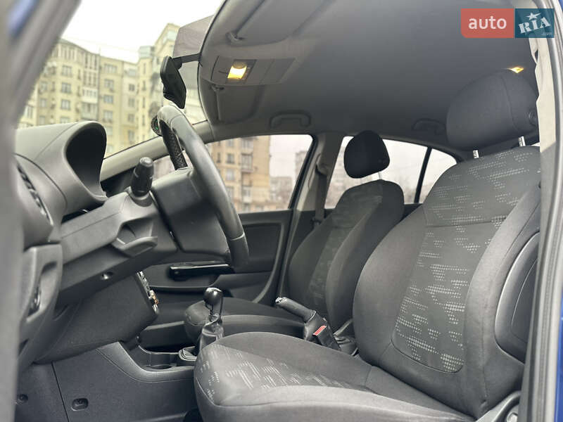 Хетчбек Opel Corsa 2012 в Запоріжжі