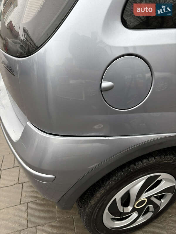 Хэтчбек Opel Corsa 2005 в Тернополе