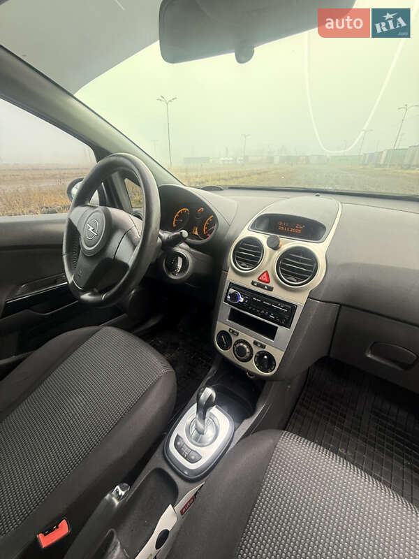 Хэтчбек Opel Corsa 2008 в Львове