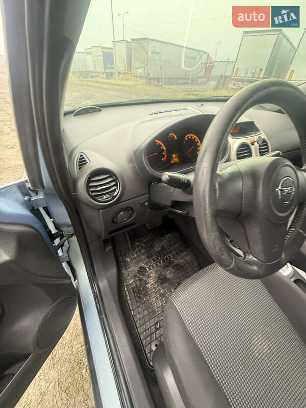 Хэтчбек Opel Corsa 2008 в Львове