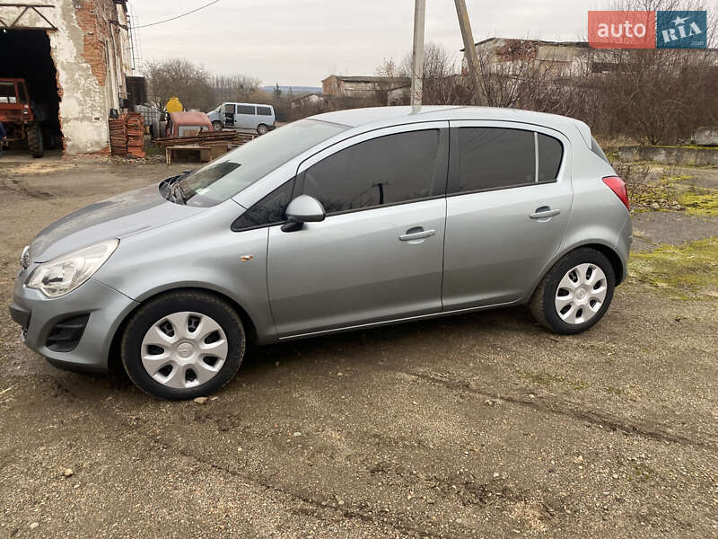Хетчбек Opel Corsa 2011 в Коломиї