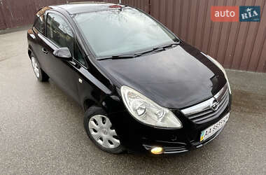 Хэтчбек Opel Corsa 2010 в Киеве