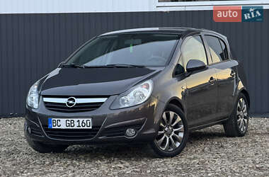 Хэтчбек Opel Corsa 2011 в Стрые