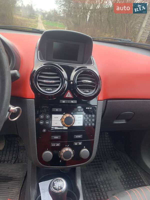 Хэтчбек Opel Corsa 2008 в Горохове