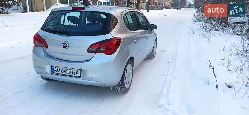 Хэтчбек Opel Corsa 2016 в Ужгороде