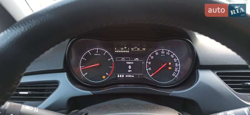 Хэтчбек Opel Corsa 2016 в Ужгороде