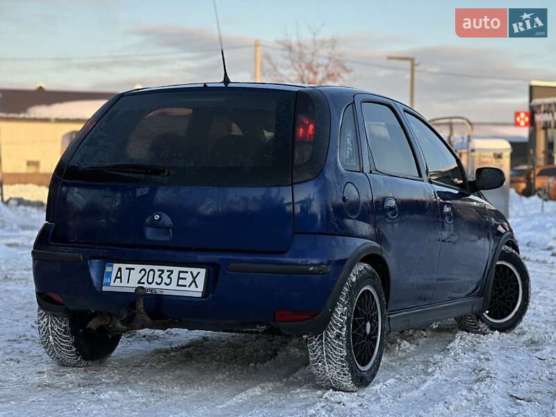 Хэтчбек Opel Corsa 2006 в Надворной