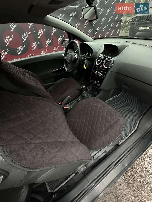Хэтчбек Opel Corsa 2014 в Сумах