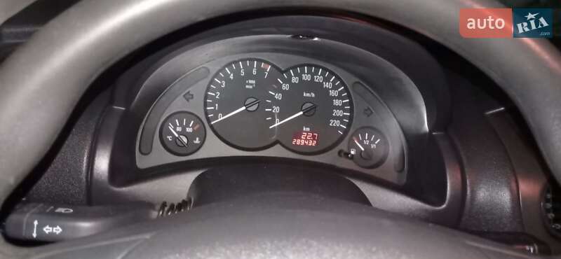 Хэтчбек Opel Corsa 2003 в Луцке