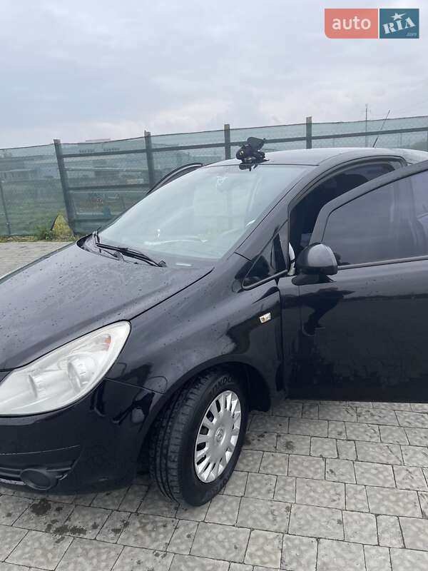 Хэтчбек Opel Corsa 2008 в Львове