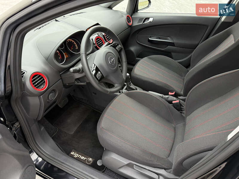 Хэтчбек Opel Corsa 2009 в Луцке