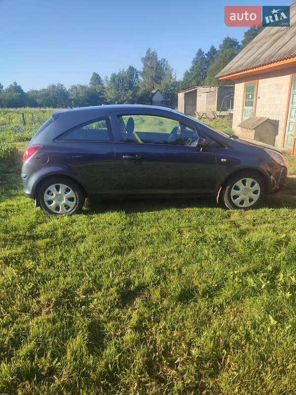 Хэтчбек Opel Corsa 2008 в Луцке