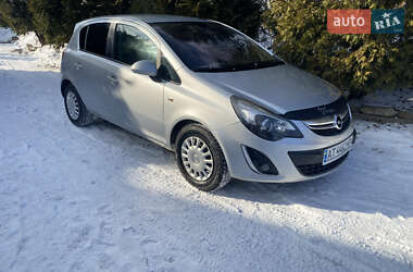 Хэтчбек Opel Corsa 2012 в Снятине
