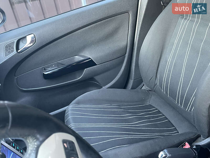 Хэтчбек Opel Corsa 2007 в Киеве