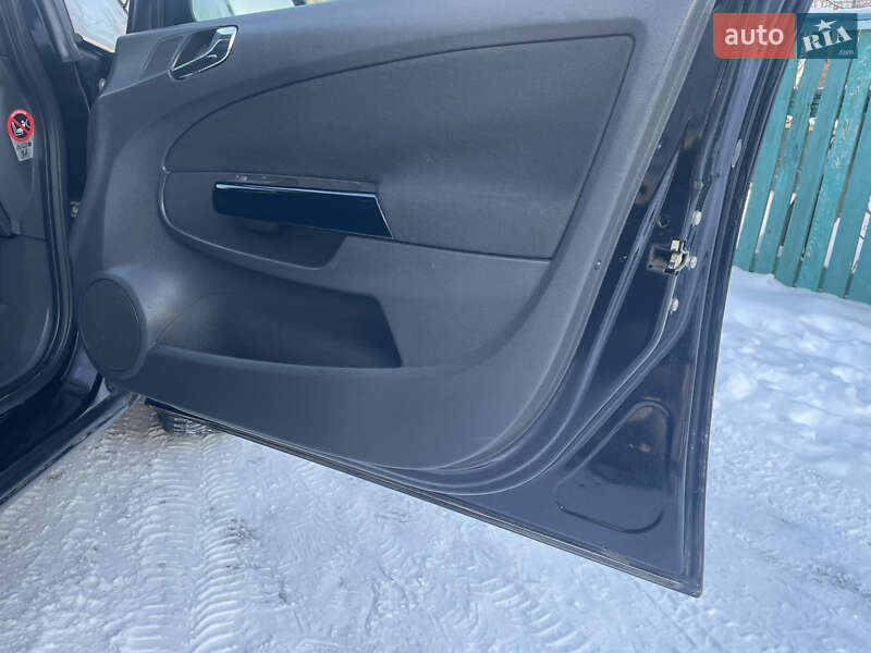Хэтчбек Opel Corsa 2007 в Киеве