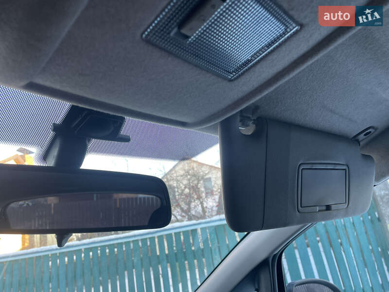 Хэтчбек Opel Corsa 2007 в Киеве