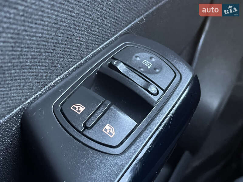 Хэтчбек Opel Corsa 2007 в Киеве