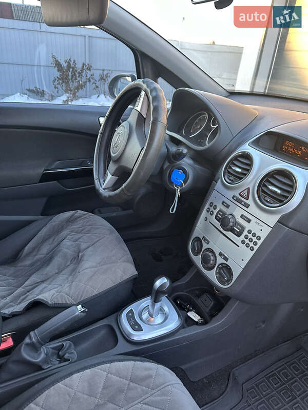 Хетчбек Opel Corsa 2012 в Павлограді