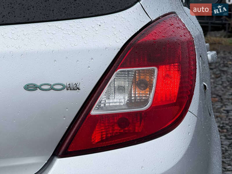 Хэтчбек Opel Corsa 2011 в Стрые